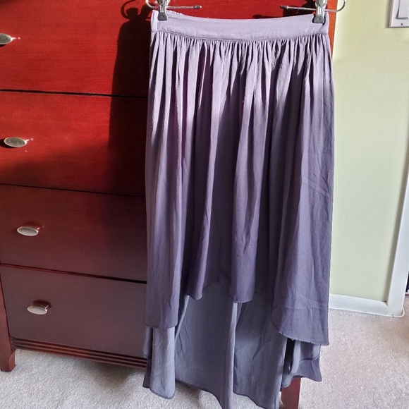 Zara hi-lo gray pleated skirt - Picture 1 of 5